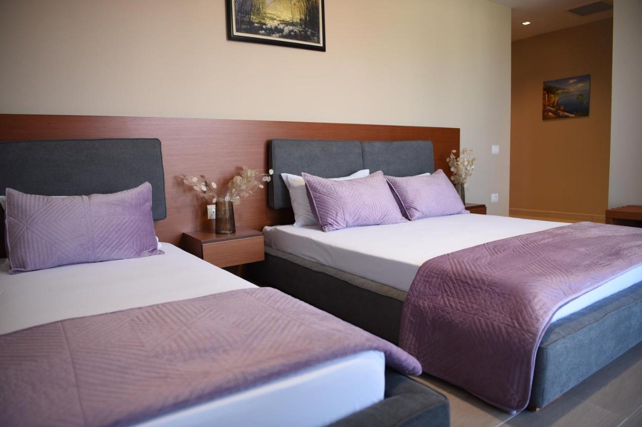 6 Milje Hotel Ksamil Esterno foto